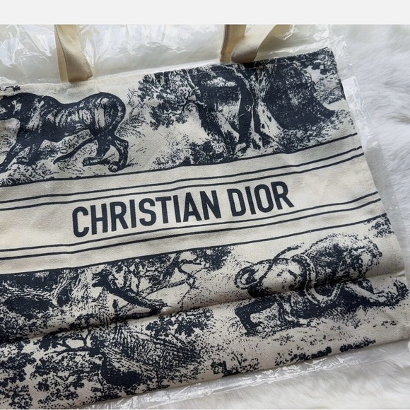 Christian Dior NIP Diorivera Large Tote in original package - Picture 2 of 6